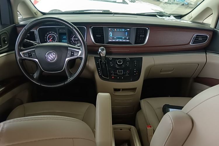 Used Buick GL8 2018 28T Luxury Model China VI Standard Center Console