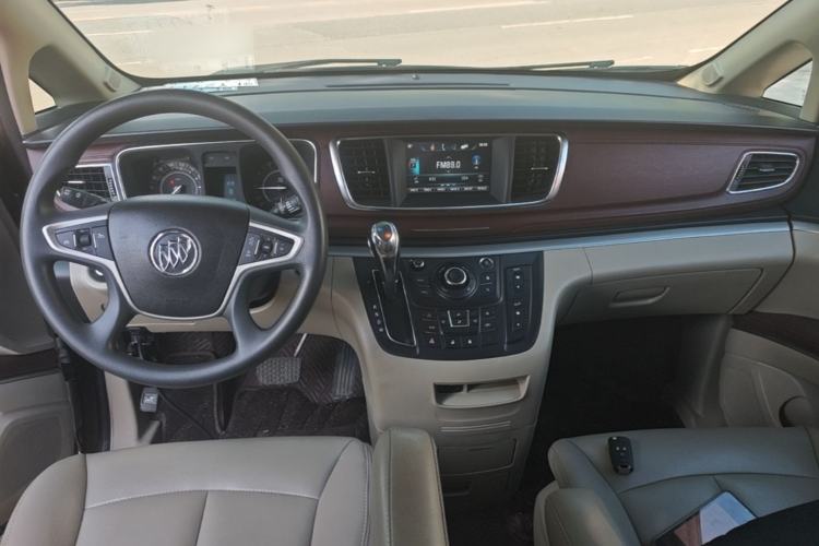 Used Buick GL8 2018 28T Comfort Model China VI Standard Center Console