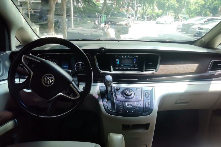 Used Buick GL8 2018 28T Luxury Model China VI Standard Center Console