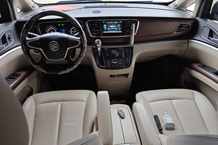Used Buick GL8 2018 28T Luxury Model China VI Standard Center Console