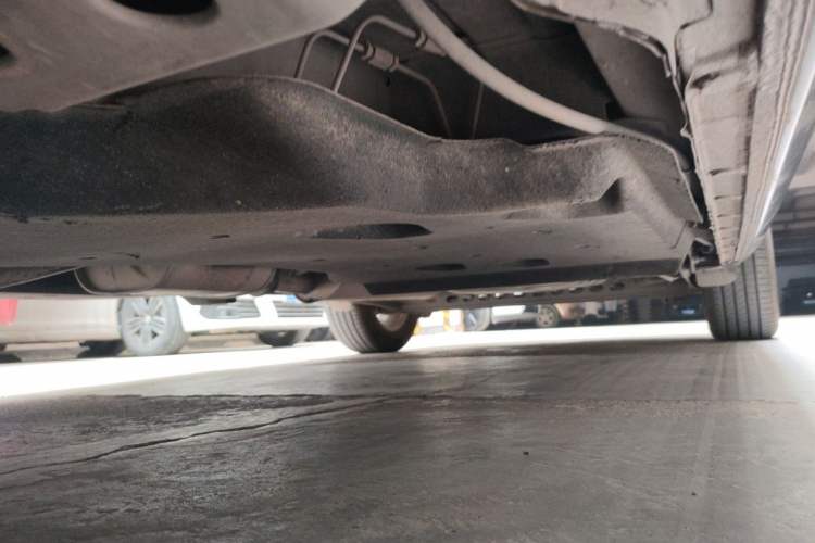 Used Buick GL8 2018 28T Luxury Model China VI Standard Chassis Front Left