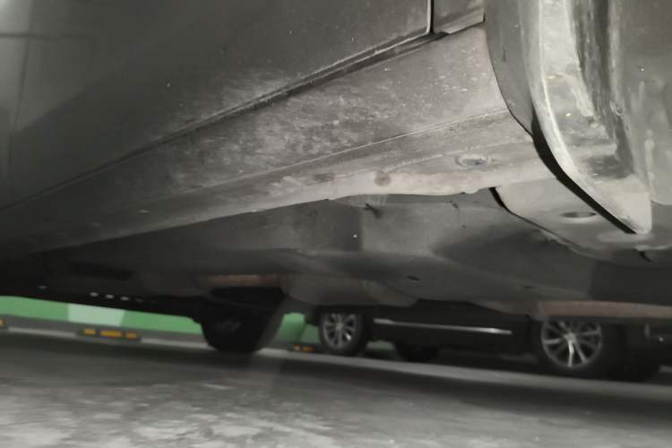 Used Buick GL8 2018 28T Comfort Model China VI Standard Chassis Front Right