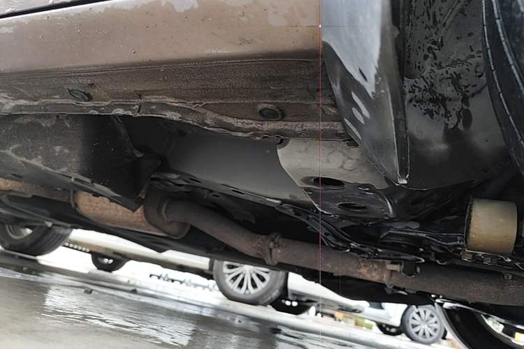 Used Buick GL8 2018 28T Luxury Model China VI Standard Chassis Front Right