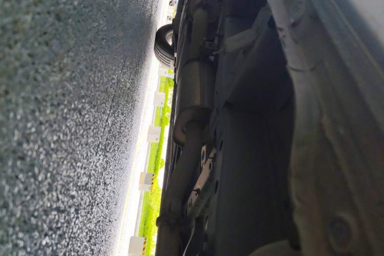 Used Buick GL8 2018 28T Luxury Model China VI Standard Chassis Front Right