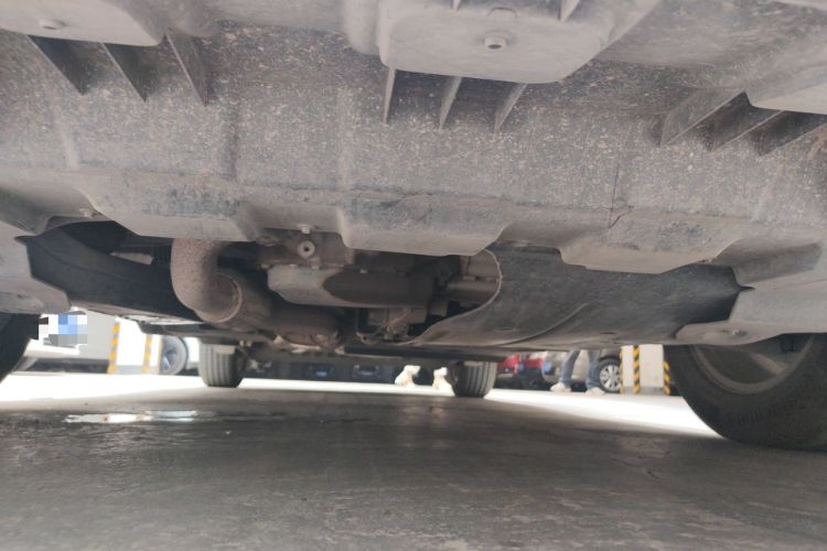 Used Buick GL8 2018 28T Luxury Model China VI Standard Chassis Front