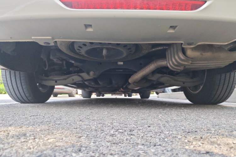 Used Buick GL8 2018 ES 28T Comfort Model China VI Standard Chassis Rear