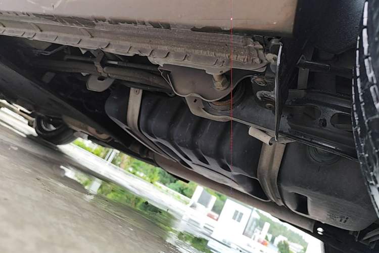 Used Buick GL8 2018 28T Luxury Model China VI Standard Chassis Rear Left