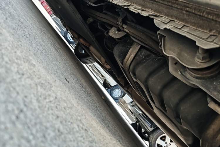 Used Buick GL8 2018 28T Luxury Model China VI Standard Chassis Rear Left