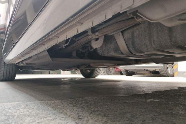 Used Buick GL8 2018 28T Luxury Model China VI Standard Chassis Rear Left