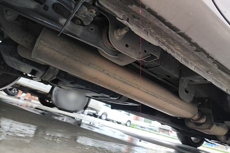 Used Buick GL8 2018 28T Luxury Model China VI Standard Chassis Rear Right