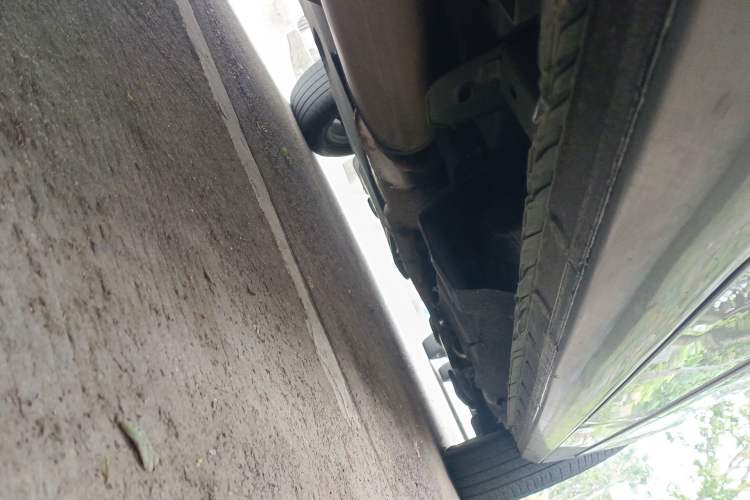 Used Buick GL8 2018 28T Luxury Model China VI Standard Chassis Rear Right