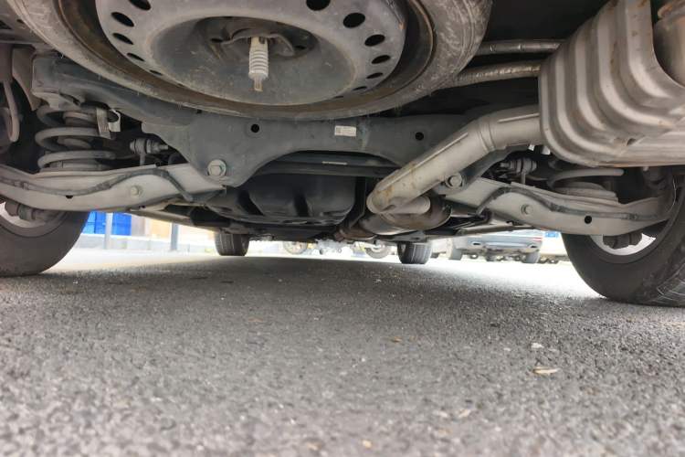 Used Buick GL8 2018 ES 28T Comfort Model China VI Standard Chassis Rear