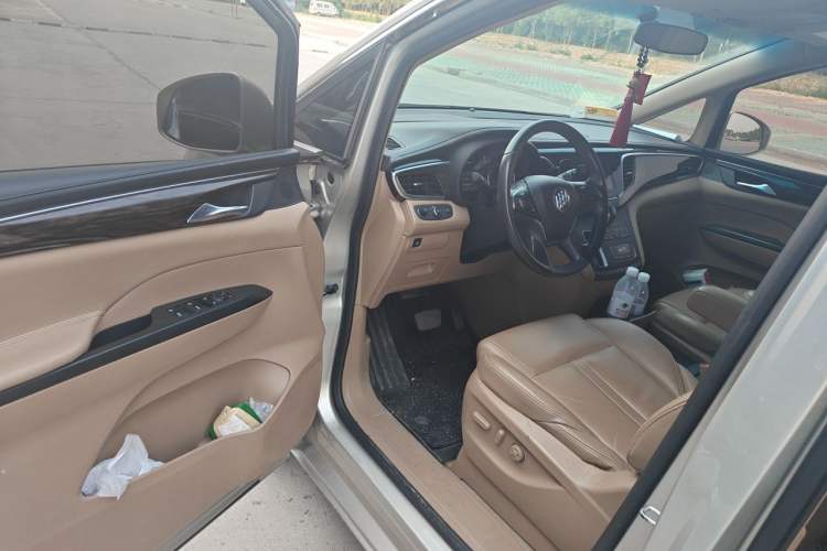 Used Buick GL8 2018 ES 28T Premium Model China VI Standard Driver Seat