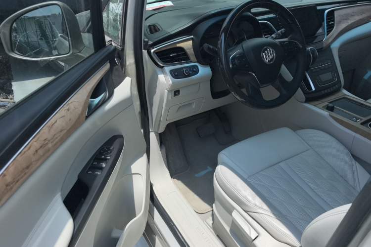 Used Buick GL8 2018 ES 28T Comfort Model China VI Standard Driver Seat