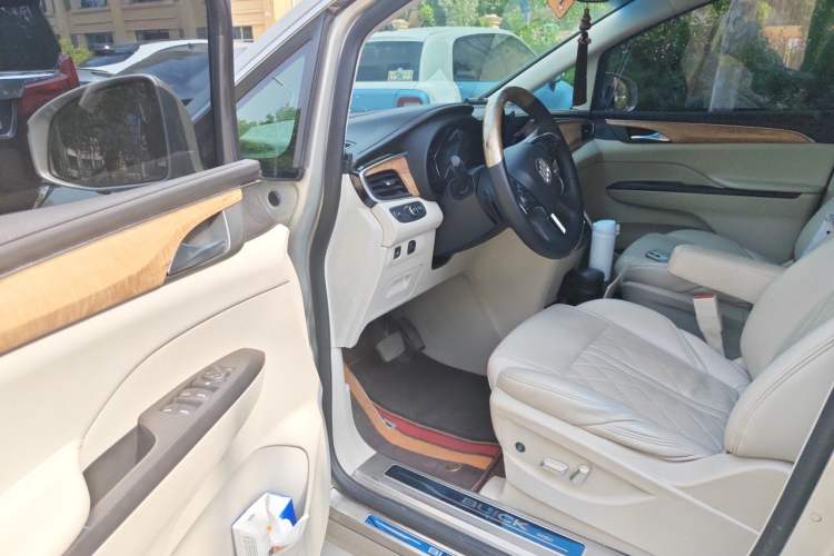 Used Buick GL8 2018 ES 28T Comfort Model China VI Standard Driver Seat