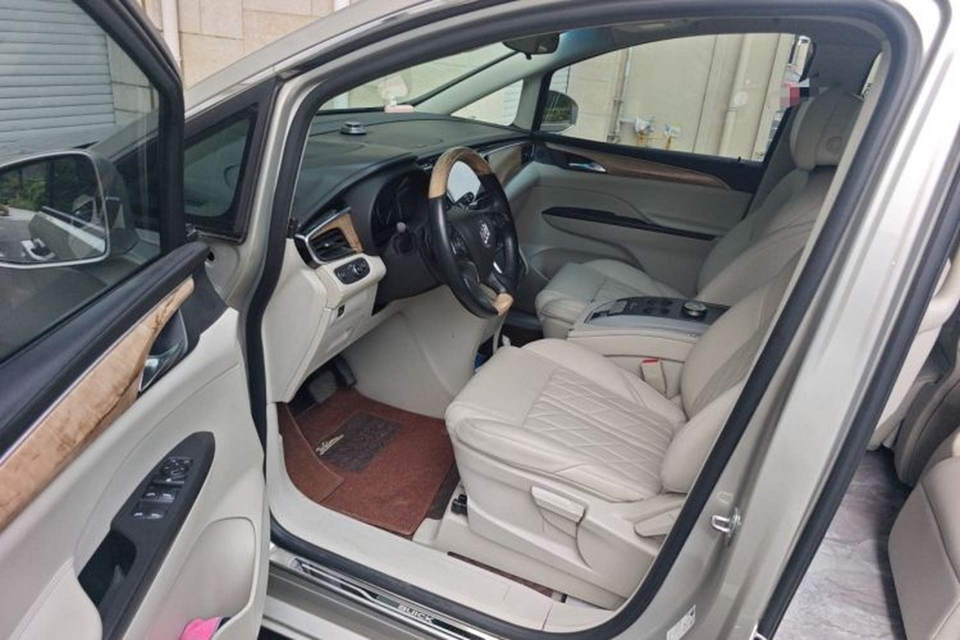 Used Buick GL8 2018 ES 28T Comfort Model China VI Standard Driver Seat
