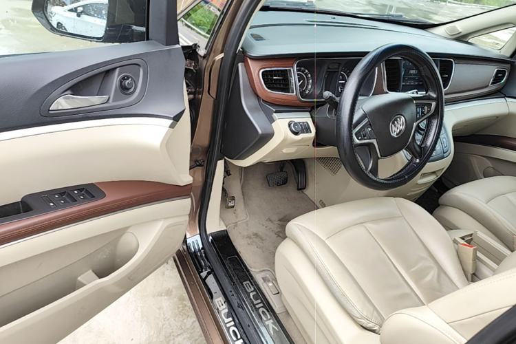 Used Buick GL8 2018 28T Luxury Model China VI Standard Driver Seat