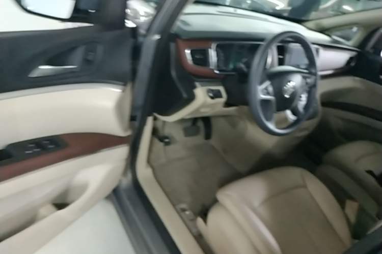 Used Buick GL8 2018 28T Comfort Model China VI Standard Driver Seat