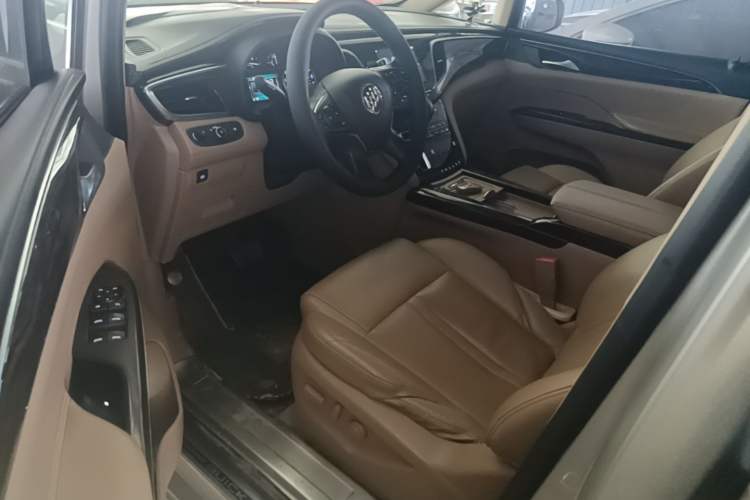 Used Buick GL8 2018 ES 28T Luxury Model China VI Standard Driver Seat