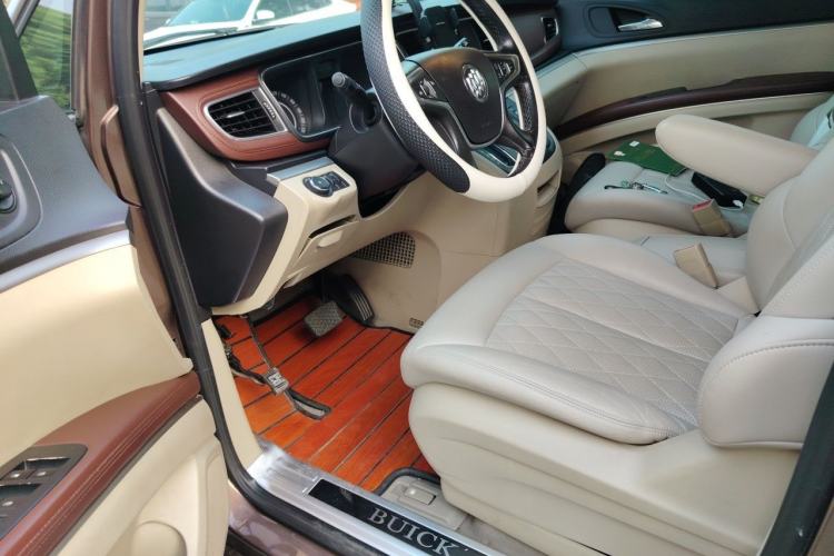 Used Buick GL8 2018 28T Luxury Model China VI Standard Driver Seat