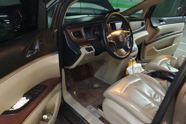 Used Buick GL8 2018 28T Luxury Model China VI Standard Driver Seat