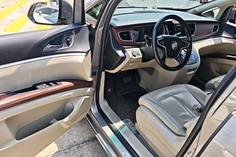 Used Buick GL8 2018 28T Luxury Model China VI Standard Driver Seat