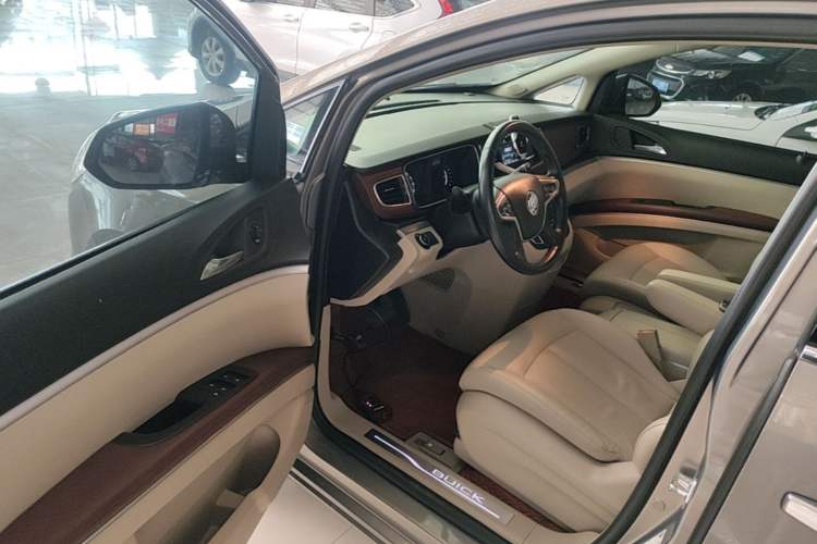 Used Buick GL8 2018 28T Prestige Version China VI Standard Driver Seat