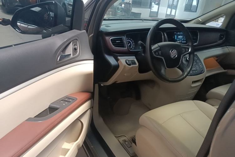 Used Buick GL8 2018 28T Luxury Model China VI Standard Driver Seat