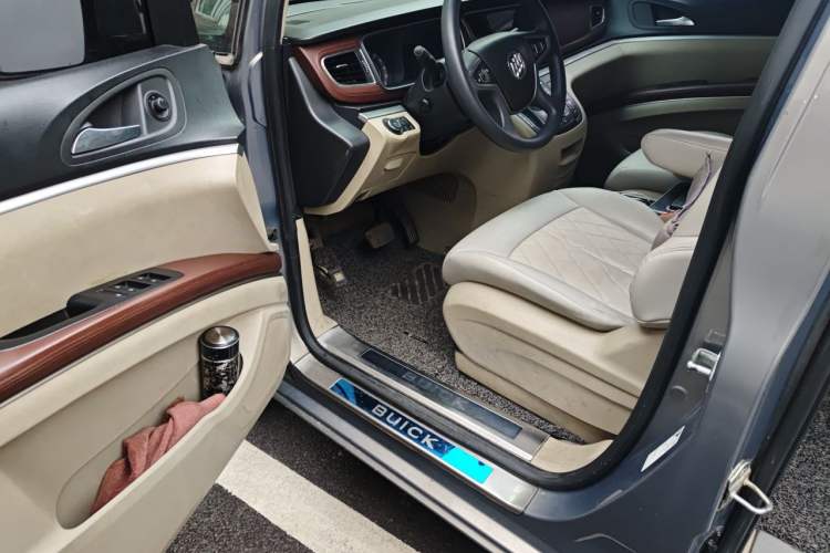 Used Buick GL8 2018 28T Comfort Model China VI Standard Driver Seat