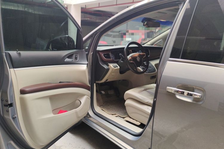 Used Buick GL8 2018 28T Luxury Model China VI Standard Driver Seat