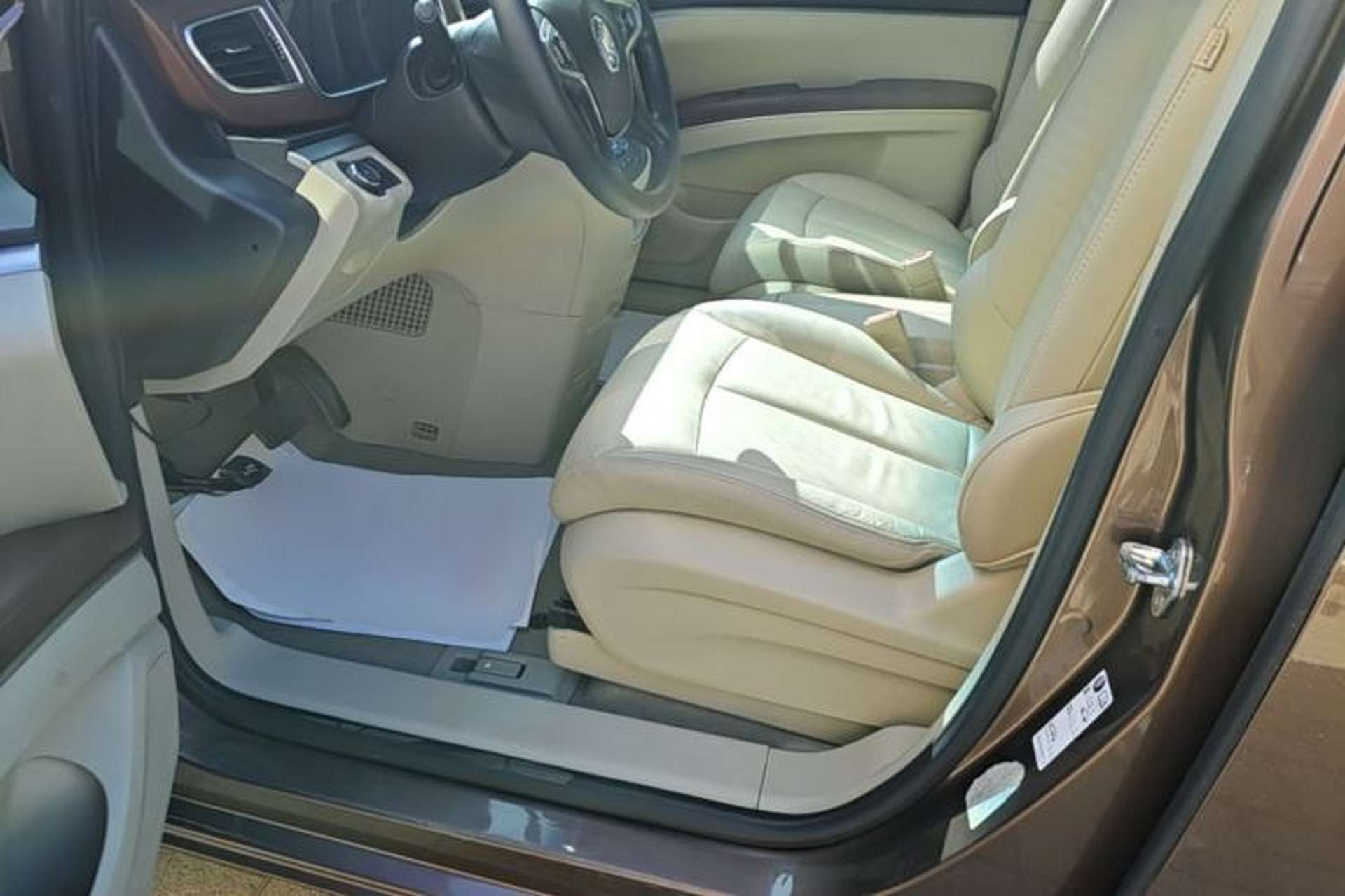 Used Buick GL8 2018 28T Luxury Model China VI Standard Driver Seat