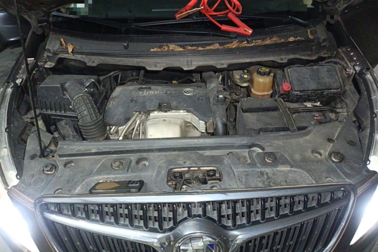 Used Buick GL8 2018 28T Comfort Model China VI Standard Engine Bay