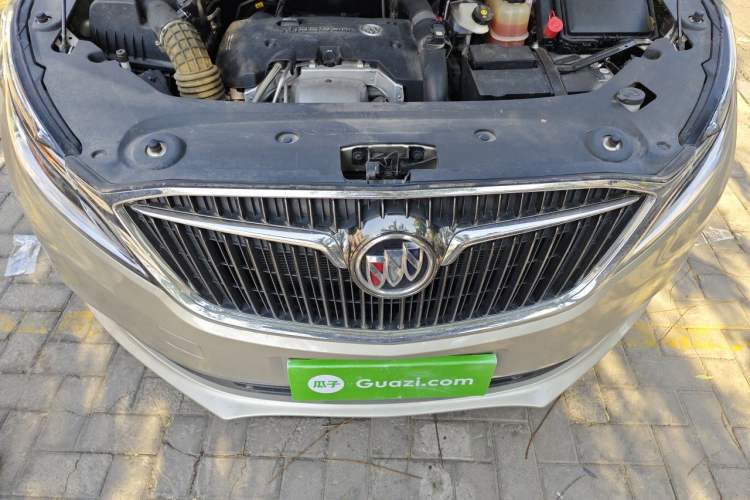 Used Buick GL8 2018 ES 28T Comfort Model China VI Standard Engine Bay