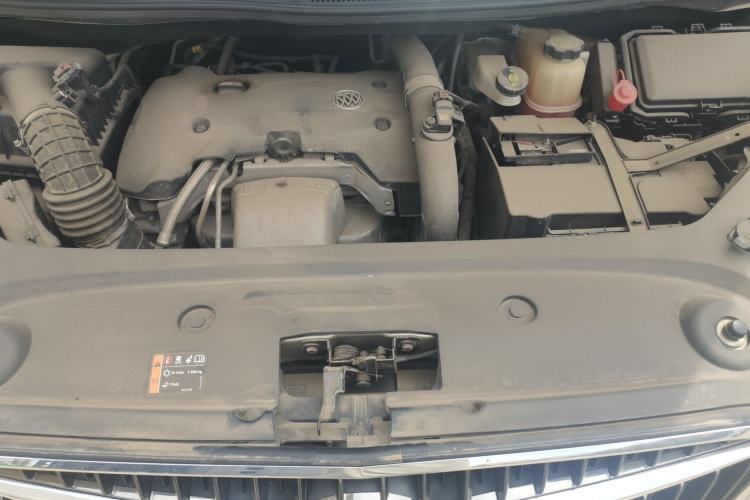 Used Buick GL8 2018 ES 28T Luxury Model China VI Standard Engine Bay