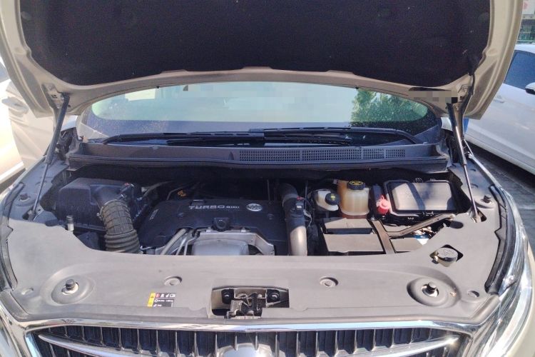 Used Buick GL8 2018 ES 28T Comfort Model China VI Standard Engine Bay