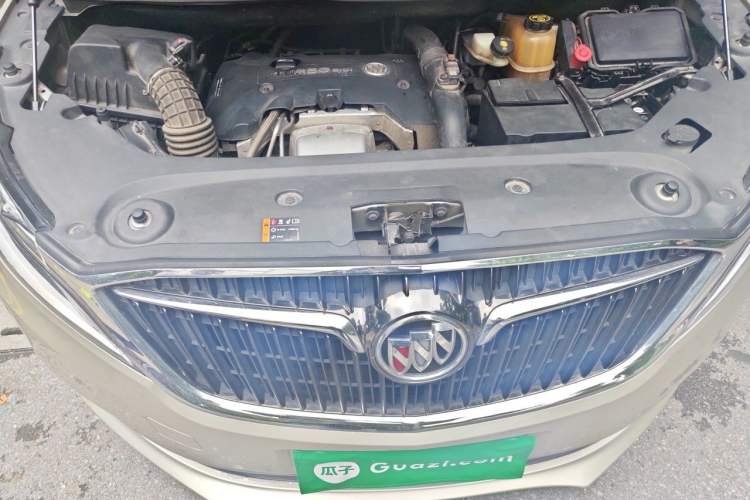 Used Buick GL8 2018 ES 28T Comfort Model China VI Standard Engine Bay