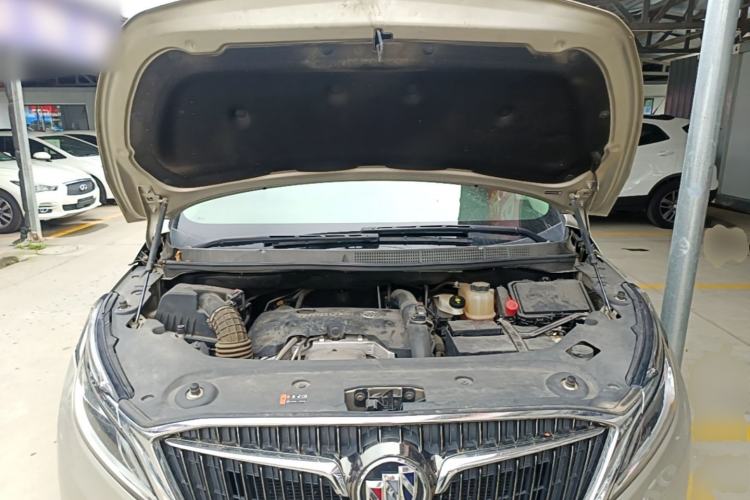 Used Buick GL8 2018 ES 28T Comfort Model China VI Standard Engine Bay