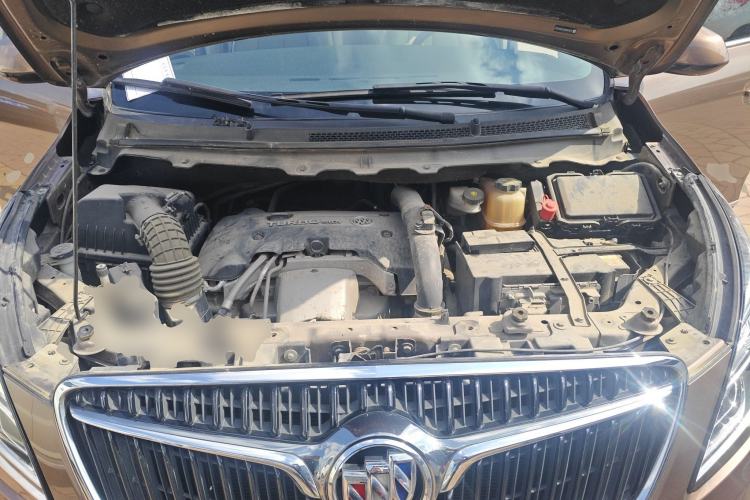 Used Buick GL8 2018 28T Luxury Model China VI Standard Engine Bay