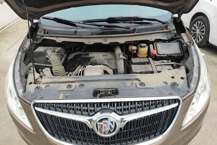 Used Buick GL8 2018 28T Luxury Model China VI Standard Engine Bay