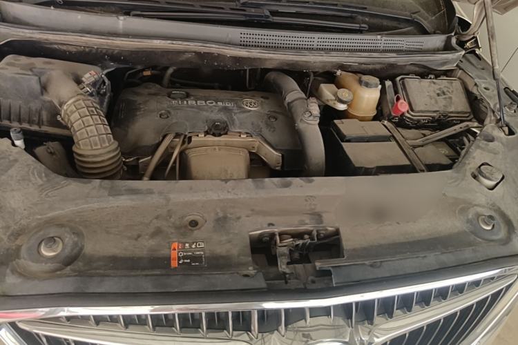 Used Buick GL8 2018 ES 28T Luxury Model China VI Standard Engine Bay