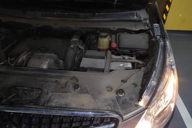 Used Buick GL8 2018 28T Luxury Model China VI Standard Engine Bay Left