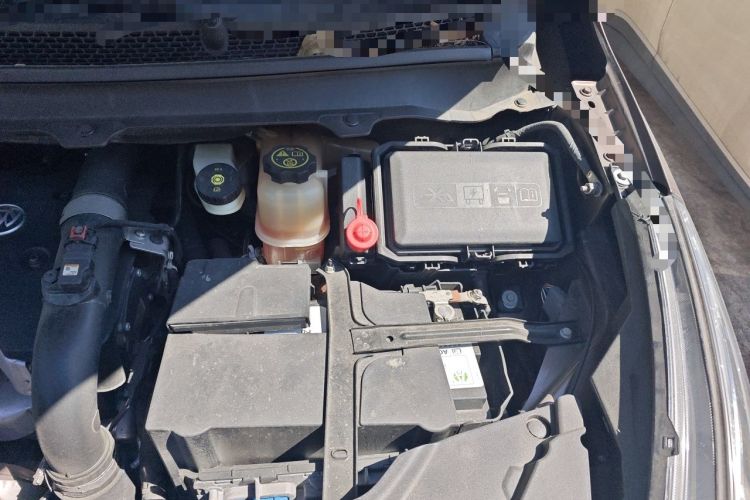 Used Buick GL8 2018 28T Luxury Model China VI Standard Engine Bay Left