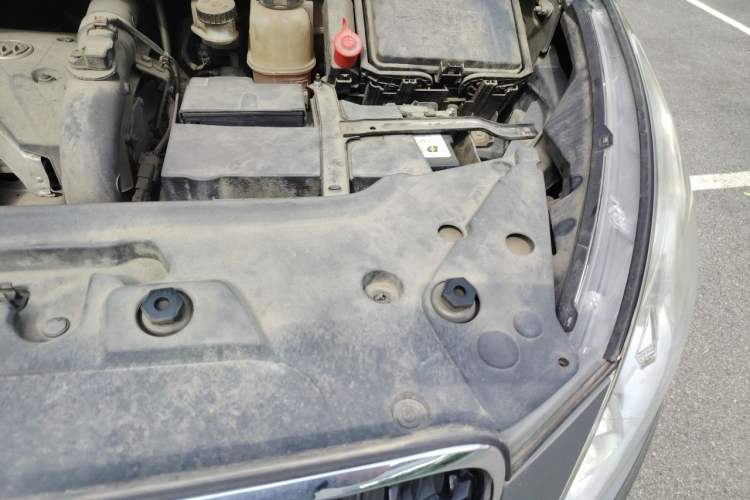 Used Buick GL8 2018 28T Luxury Model China VI Standard Engine Bay Left