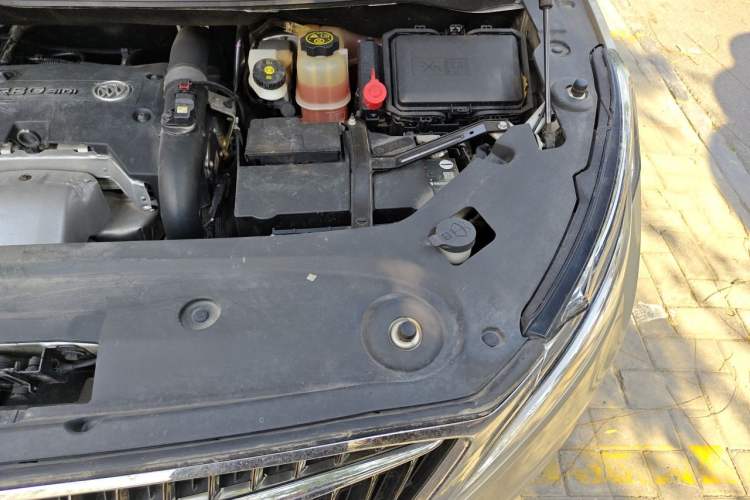 Used Buick GL8 2018 ES 28T Comfort Model China VI Standard Engine Bay Left