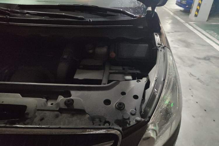 Used Buick GL8 2018 28T Luxury Model China VI Standard Engine Bay Left