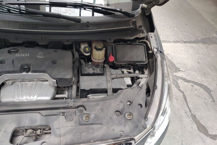 Used Buick GL8 2018 28T Luxury Model China VI Standard Engine Bay Left