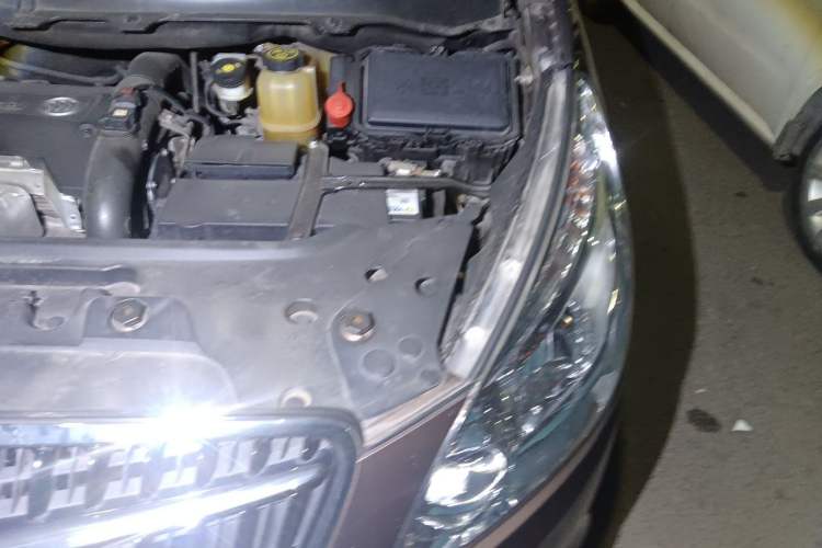 Used Buick GL8 2018 28T Luxury Model China VI Standard Engine Bay Left