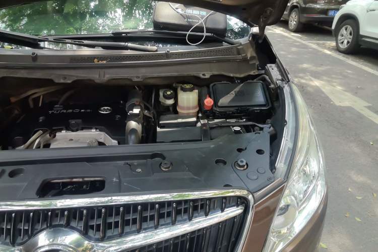 Used Buick GL8 2018 28T Luxury Model China VI Standard Engine Bay Left
