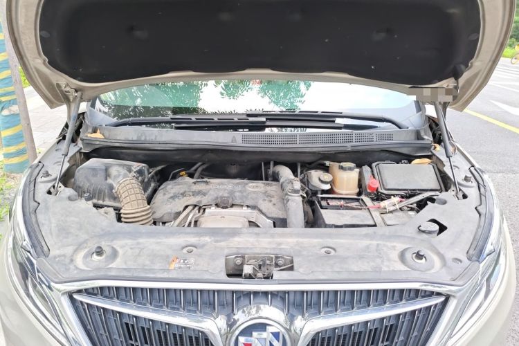 Used Buick GL8 2018 ES 28T Luxury Model China VI Standard Engine Bay