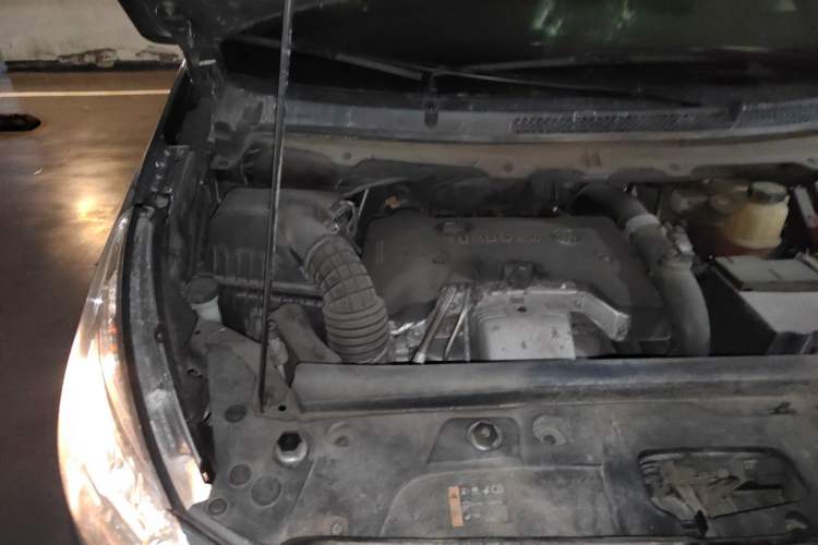 Used Buick GL8 2018 28T Luxury Model China VI Standard Engine Bay Right